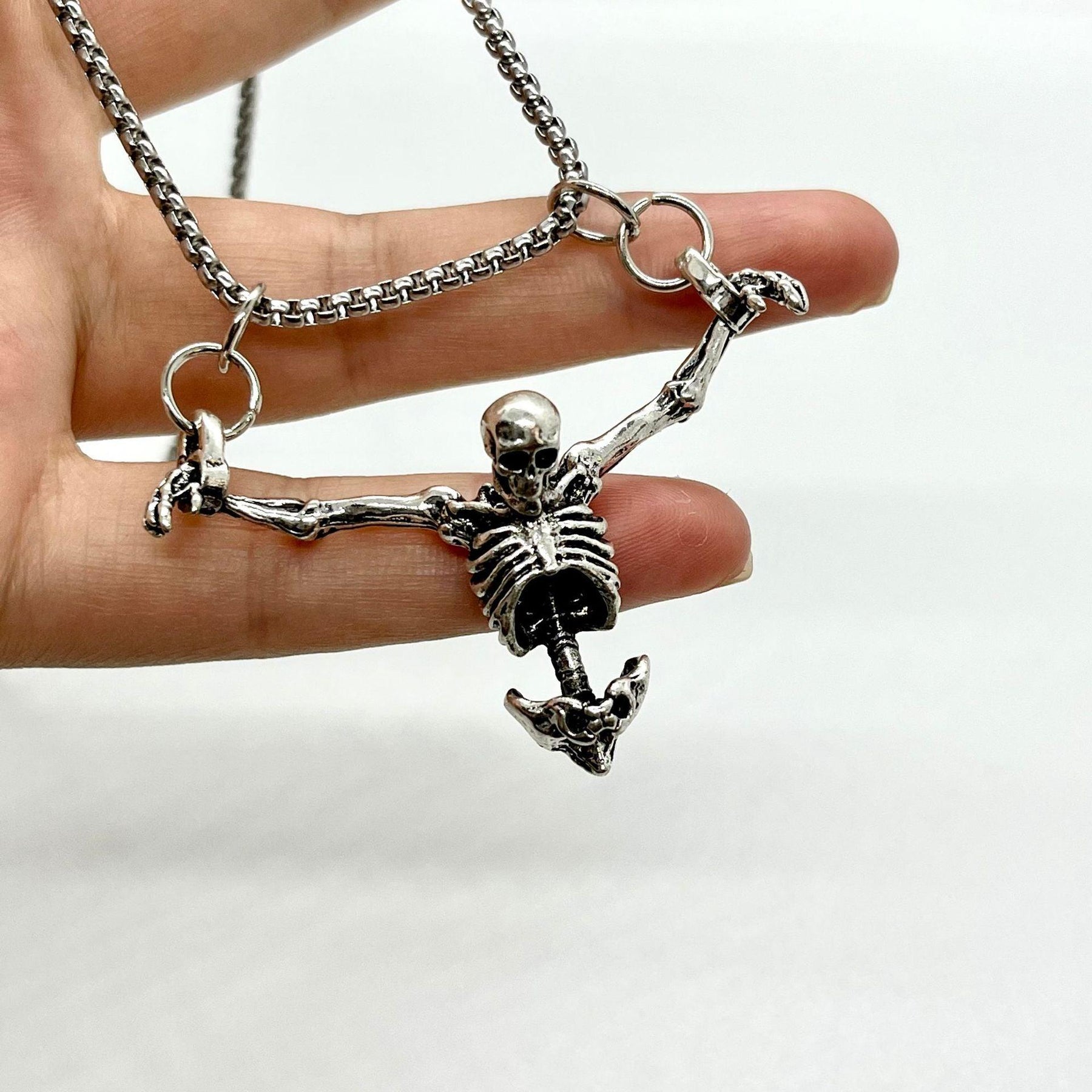 Crucified Skeleton Pendant - zuzumia