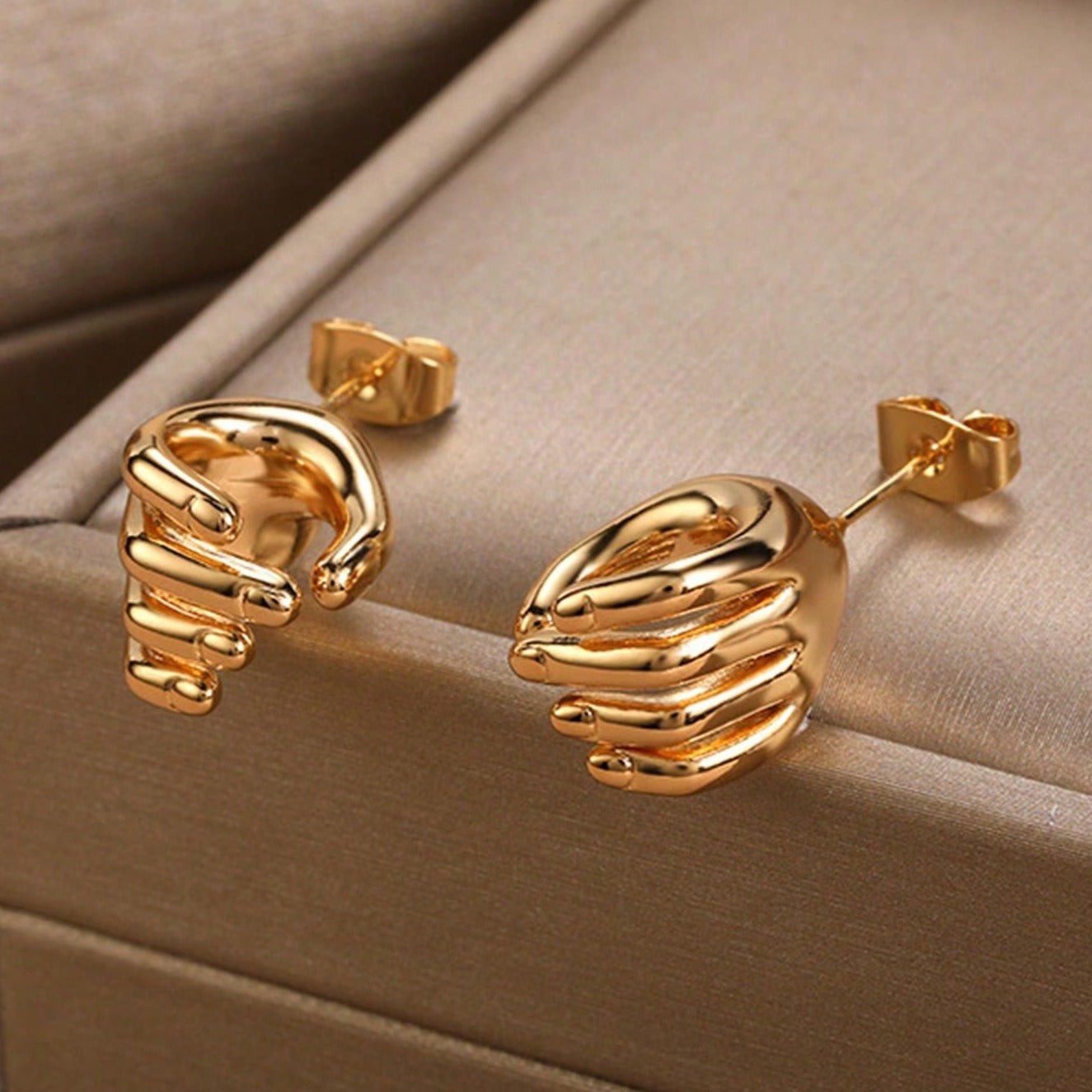 Creative Anti-Loss Palm Shape Earrings