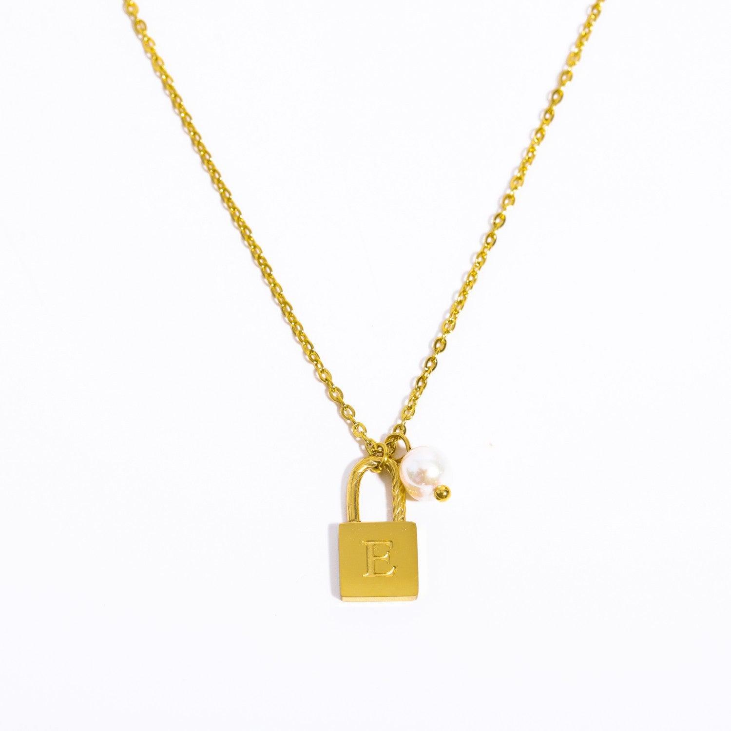 Initial Letter Lock Pearl Necklace - zuzumia