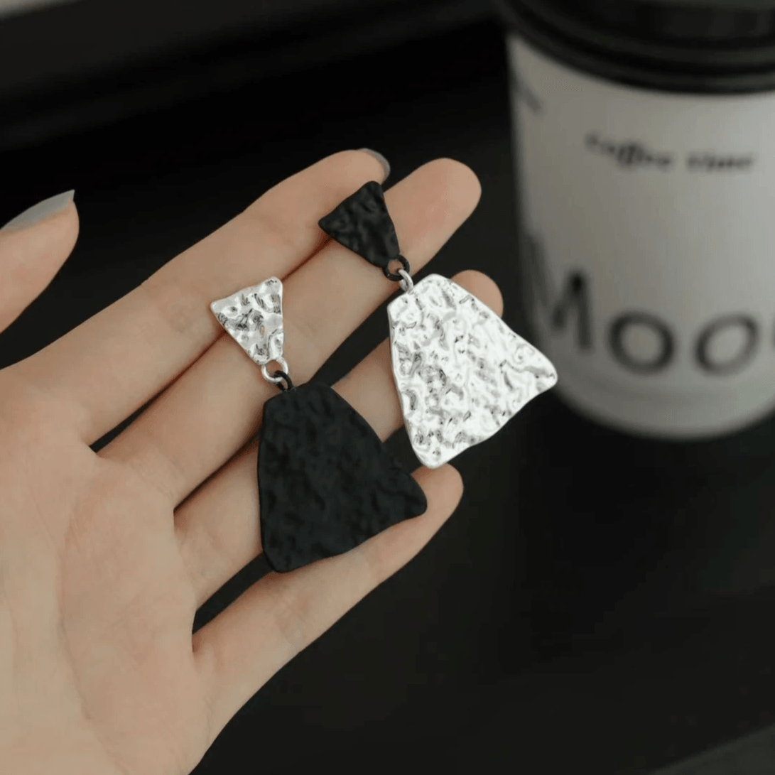 Black And White Colorblock Earrings - zuzumia