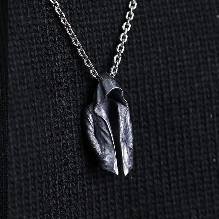 Dark Assassin Cloak Windbreaker Necklace - zuzumia