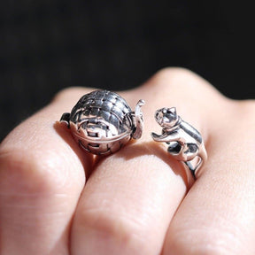 'Cute Cat Playing Ball' Creative Perfume Ring - zuzumia