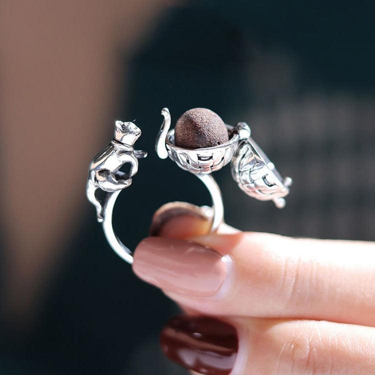 'Cute Cat Playing Ball' Creative Perfume Ring - zuzumia