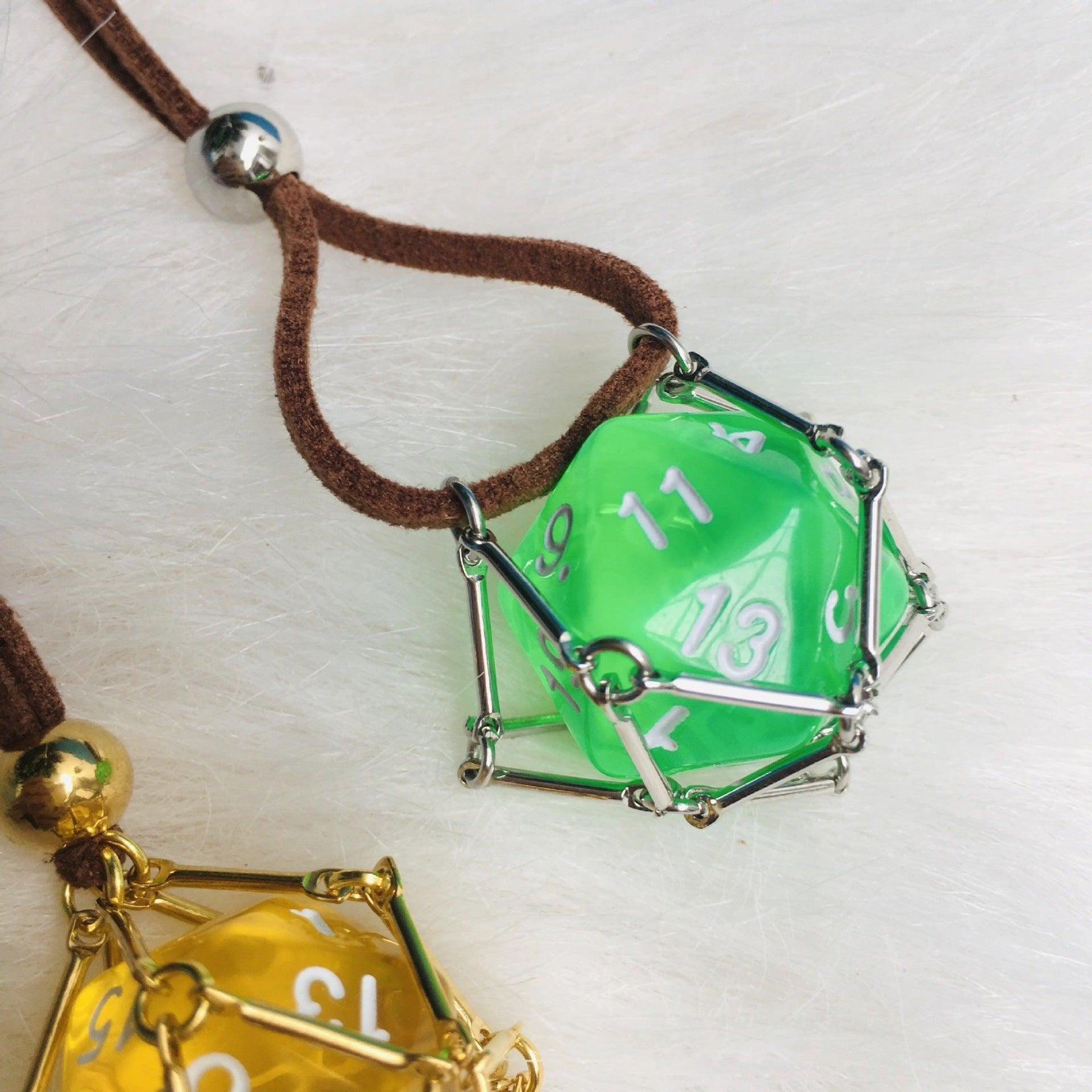Removable Geometric D20 Dice Holder Necklace - zuzumia