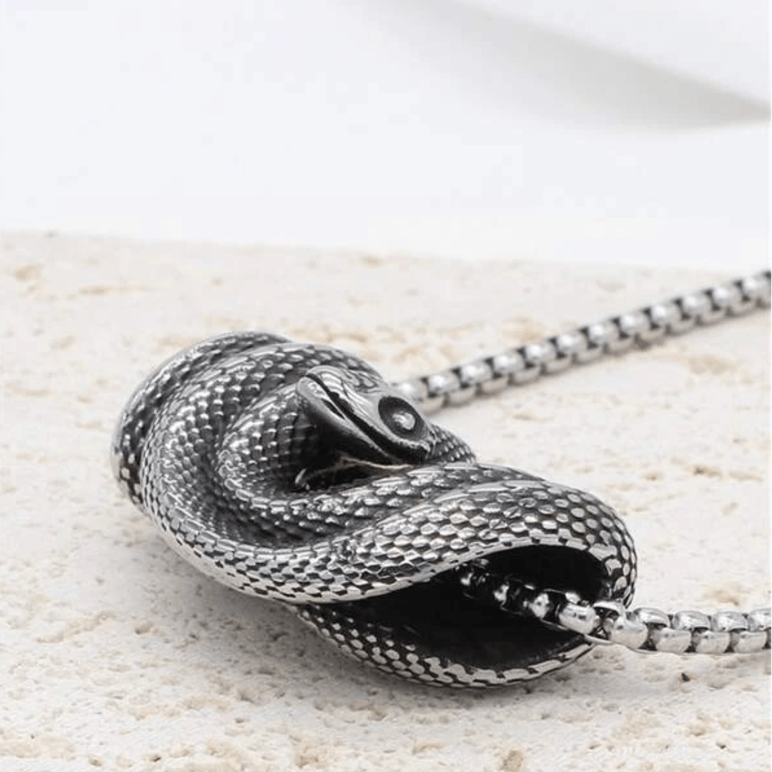 Vintage Snake Pendant Necklace - zuzumia