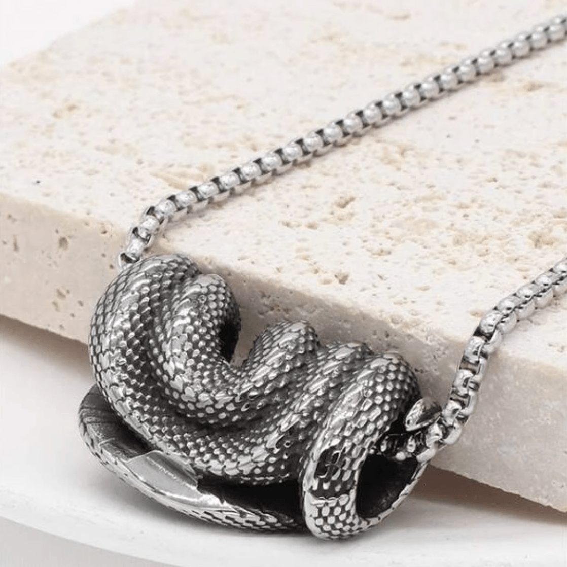 Vintage Snake Pendant Necklace - zuzumia