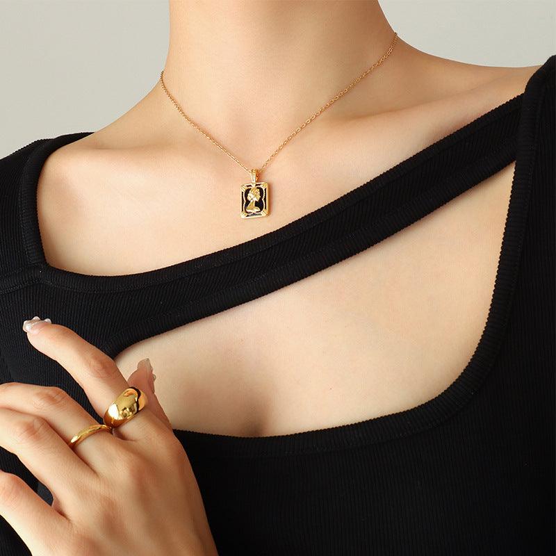 Square Portrait Pendant Necklace - zuzumia