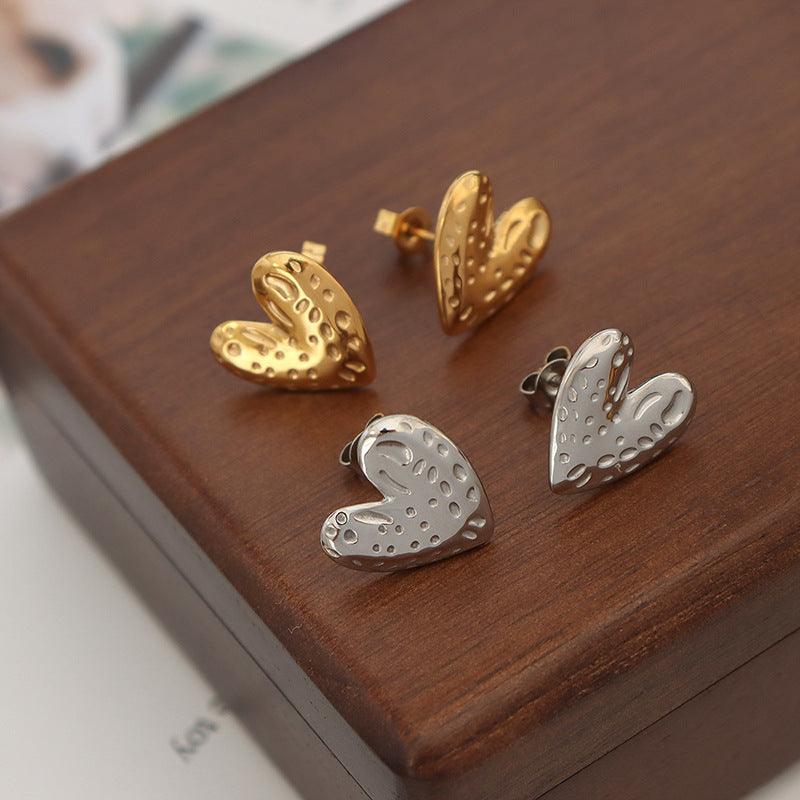 Heart Stud Earrings - zuzumia