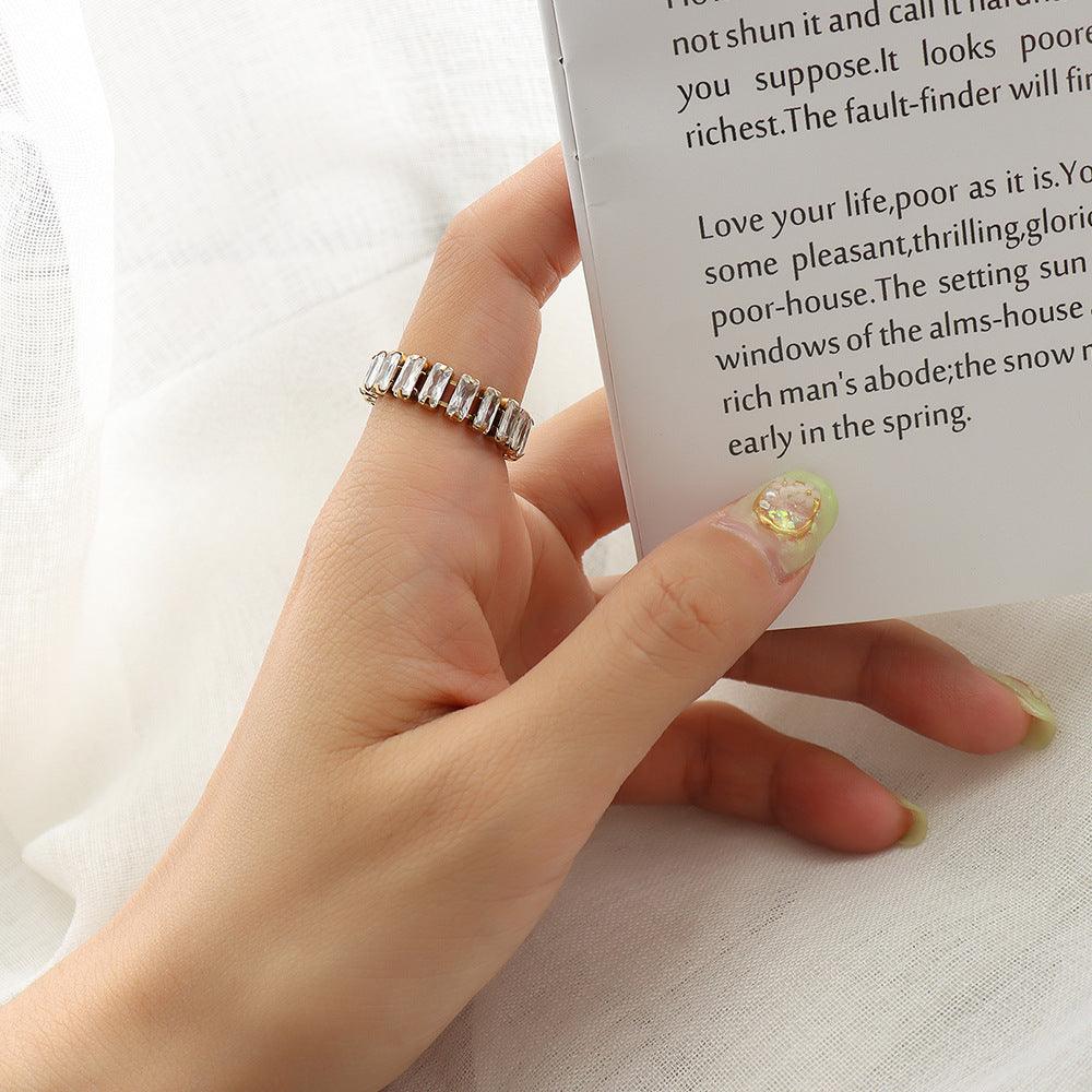 Two Claw Zircon Ring - zuzumia