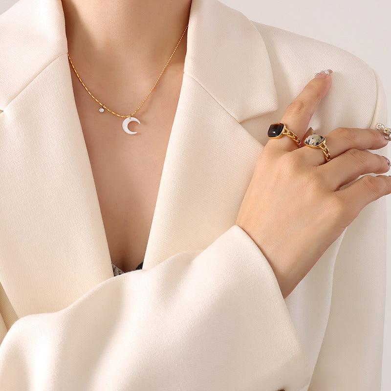 Natural Shell Moon Pendant Necklace - zuzumia