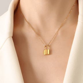 Pearl Double Layered Lock Pendant Necklace - zuzumia