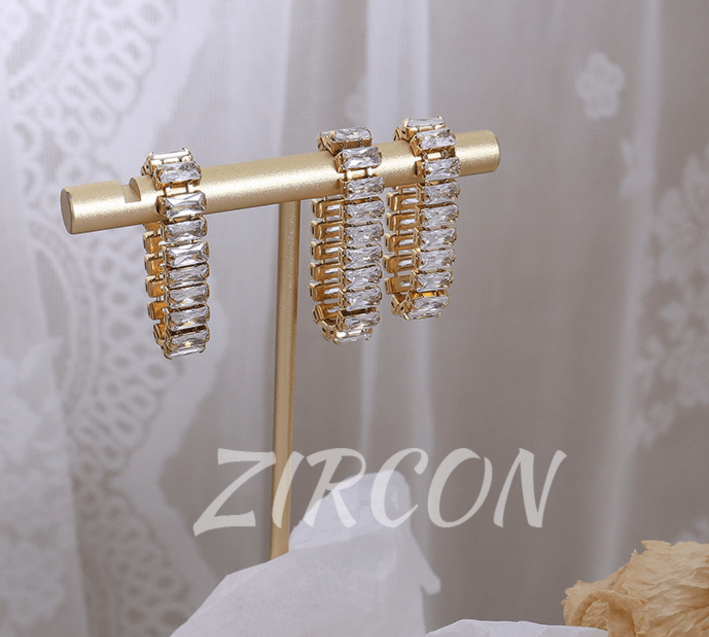 Two Claw Zircon Ring - zuzumia