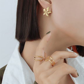 Petal Embossed Earrings - zuzumia