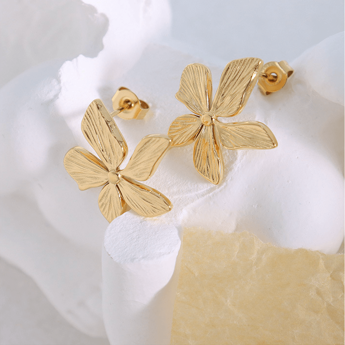 Petal Embossed Earrings - zuzumia